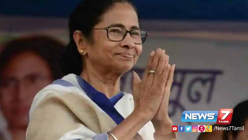 பவானிபூர் தொகுதியில் மம்தா பானர்ஜி முன்னிலை
